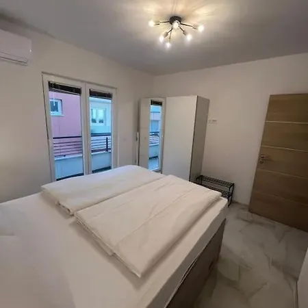 Apartment Luxury Penthouse In Makarska, Croatia *