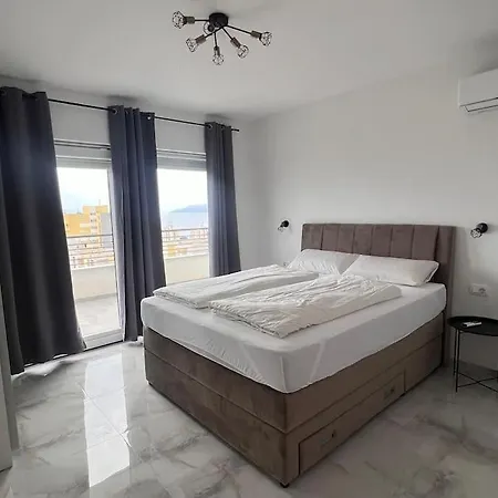 Apartment Luxury Penthouse In Makarska, Croatia *